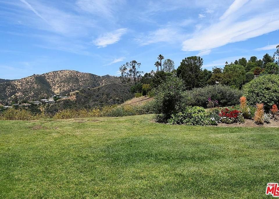 1st image of 981 Linda Flora Dr