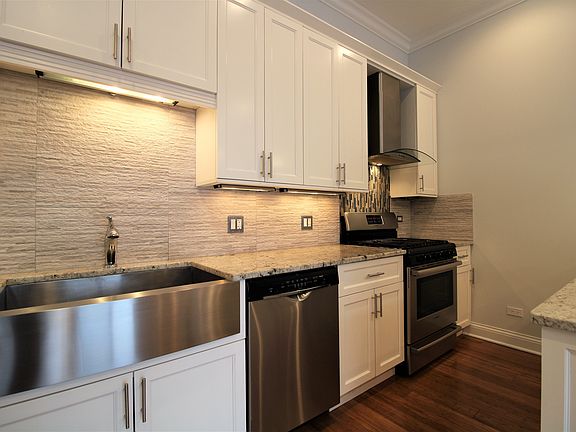 5th image of 1609 W Warren Blvd #311