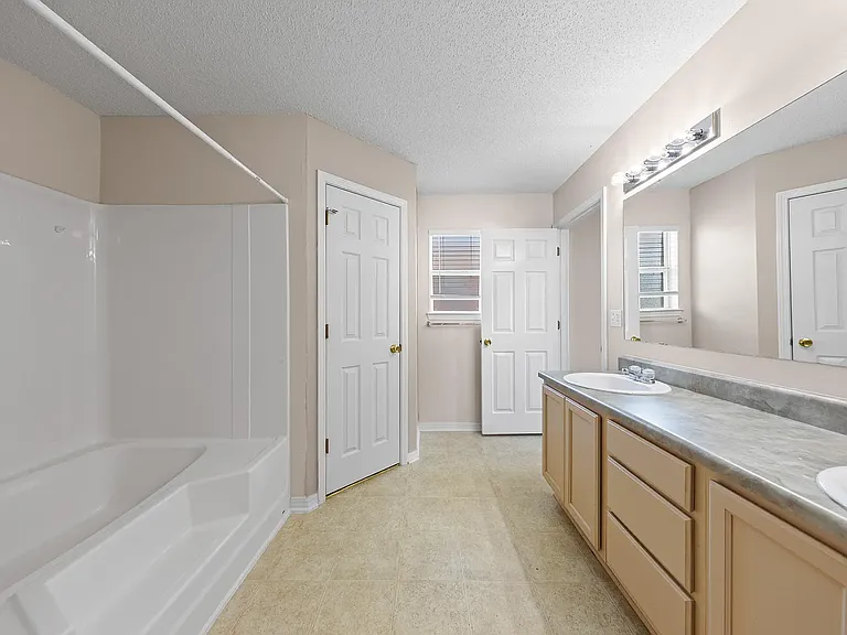 275 Limestone Cir — Photo 22