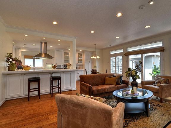 Family Rm/Kitchen View