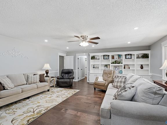 2nd image of 363 Horton Cir