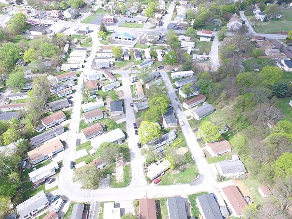 2nd image of 9 Sherry Ln #15054403