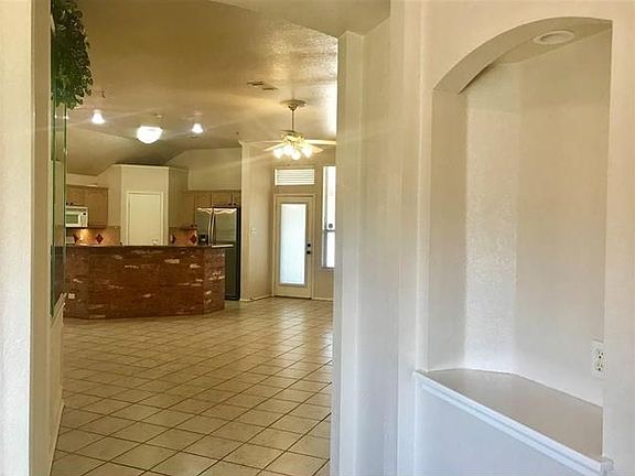 3rd image of 1028 Maria Dr