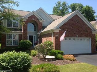 526 Covington Ln, Chagrin Falls, OH 44023