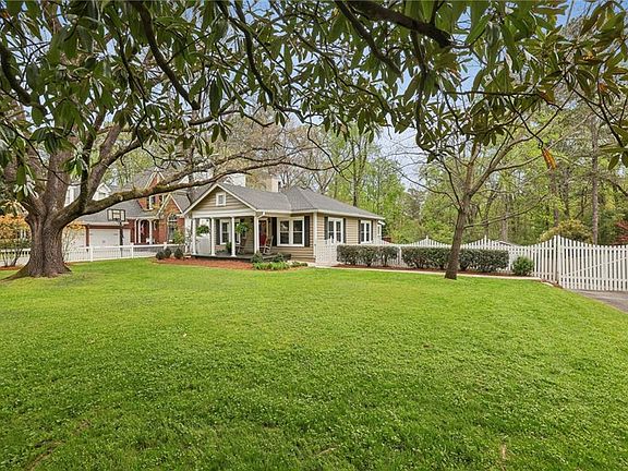 2nd image of 2117 Howell Mill Rd NW