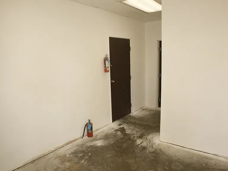 3732 W Century Blvd #10 — Photo 11