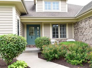 10846 N Essex Dr, Mequon, WI 53092