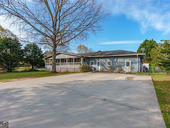 3rd image of 560 Lee Byrd Rd