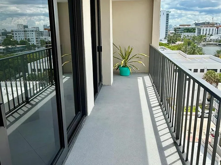 2625 Collins Ave #810 — Photo 20