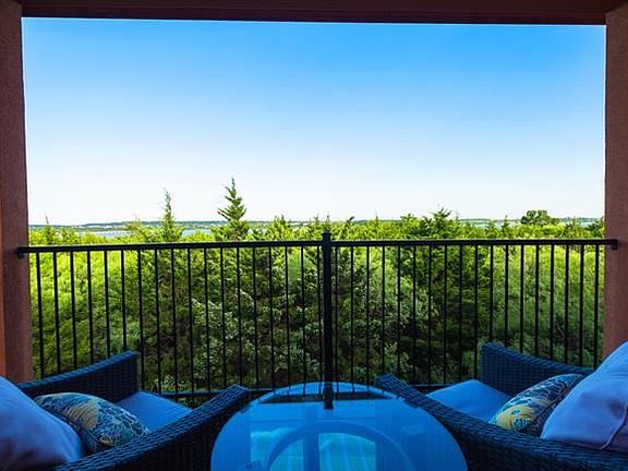 2nd image of 2655 Villa Di Lago Unit 2