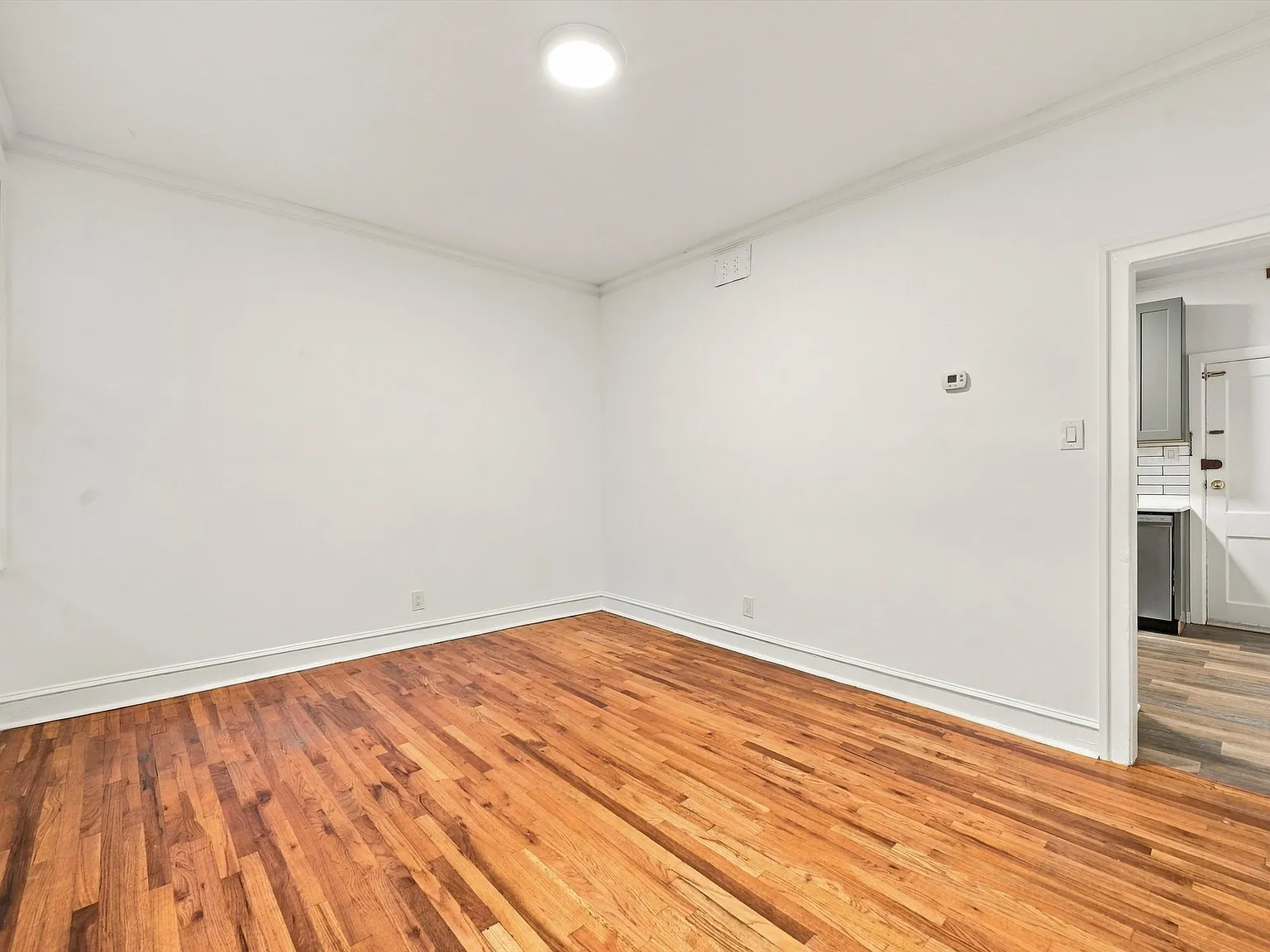 334-38 Lombard St Unit 113 — Photo 4