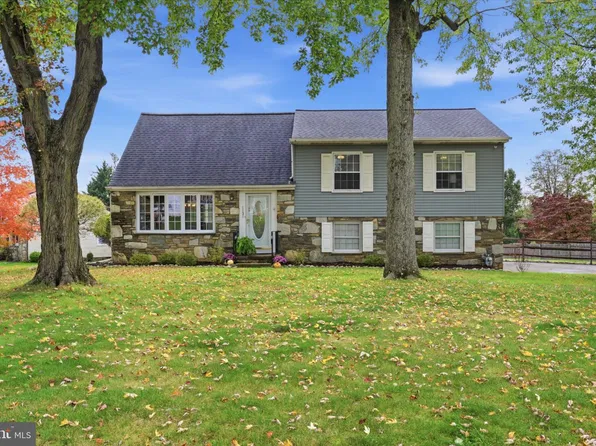 1131 Tomlinson Rd, Southampton, PA 18966