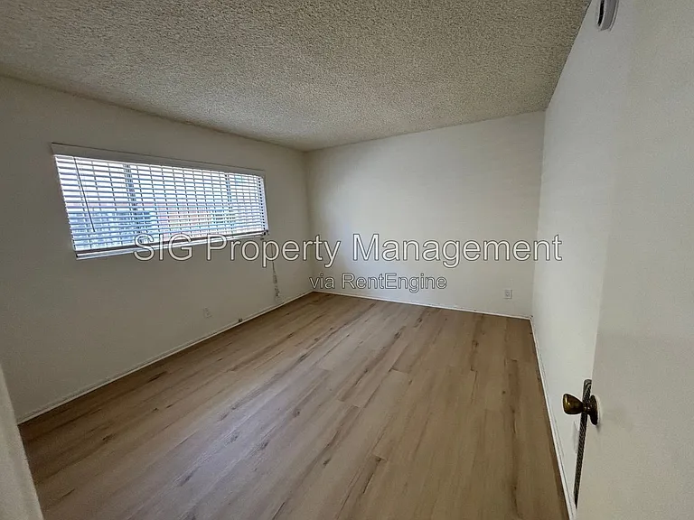 6930 Fulton Ave — Photo 13