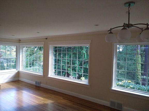 5th image of 1245 112th Ave NE