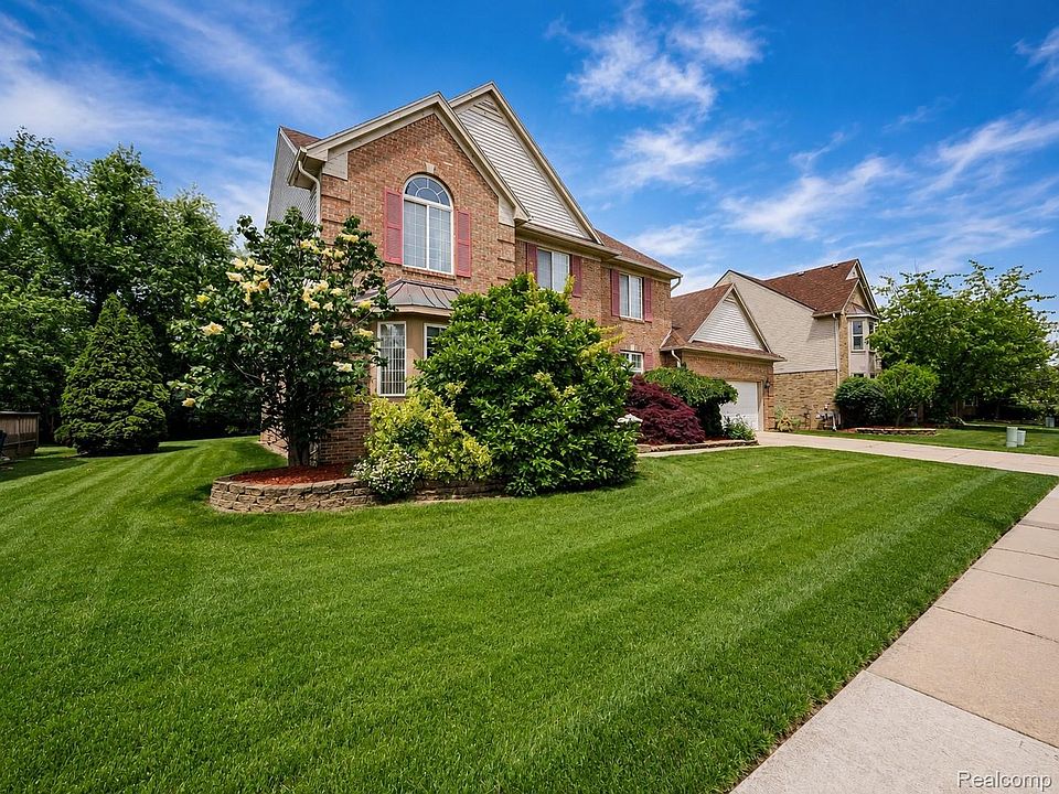 1st image of 2931 Briarwood Dr