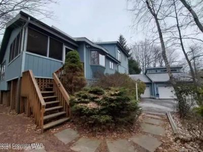106 Black Thorn St, Long Pond, PA, 18334