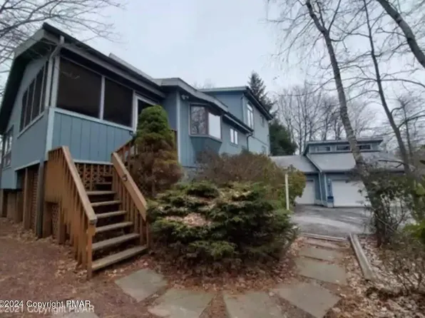 106 Black Thorn St, Long Pond, PA 18334