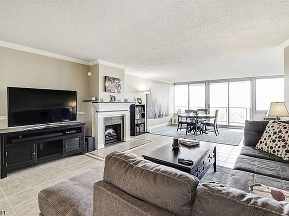2nd image of 1 Claridge Dr APT 621