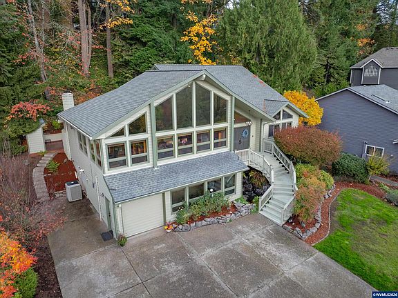 3rd image of 391 McNary Heights Dr N