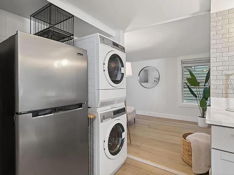 141 Washington Ave #1 — Photo 9
