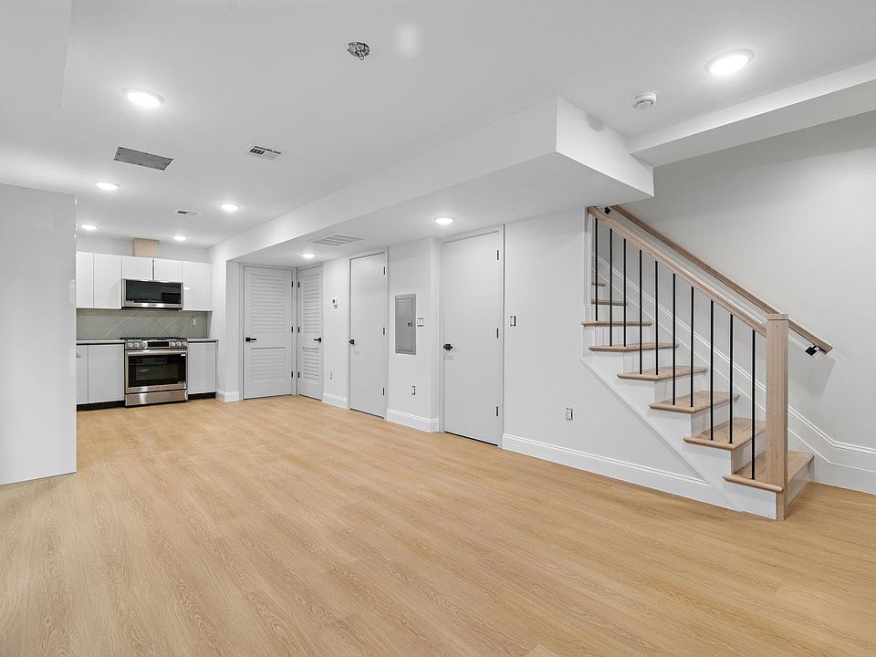1st image of 192 Cambridge Ave #5
