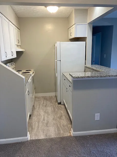 2 bed, 734 sqft, $1,395 — Photo 2