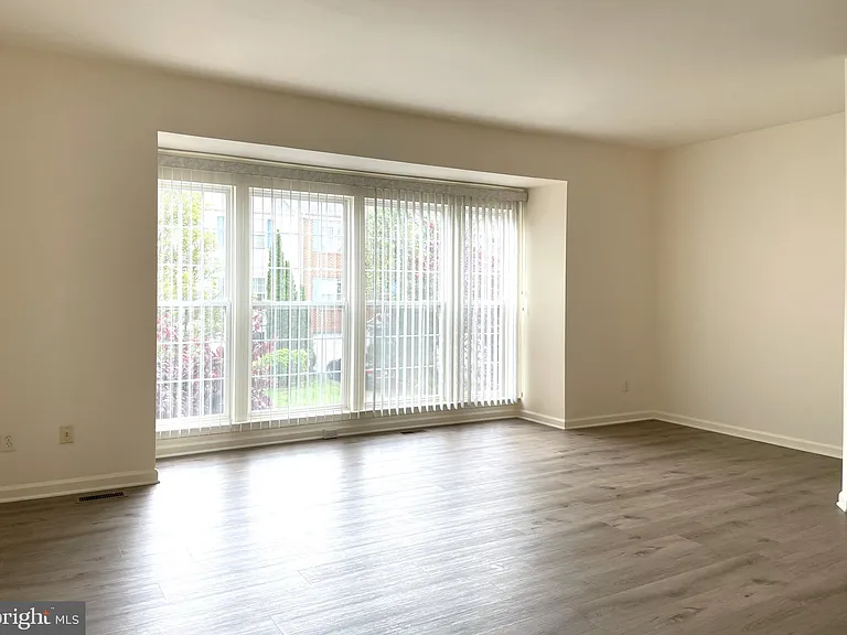 2540 Banshire Dr — Photo 26