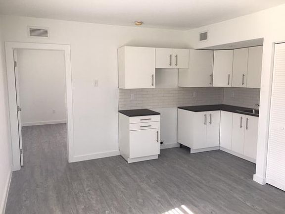 2nd image of 475 NE 84th Ter Floor 1