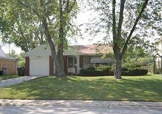 1st image of 6912 N Kilbourn Ave