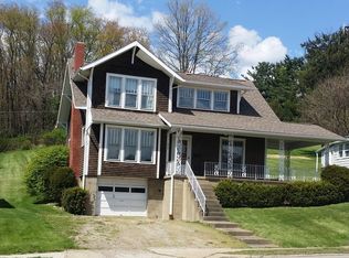 213 W Main St, New Concord, OH 43762