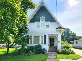 945 N Franklin St, Manchester, IA 52057