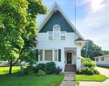 945 N Franklin St, Manchester, IA, 52057