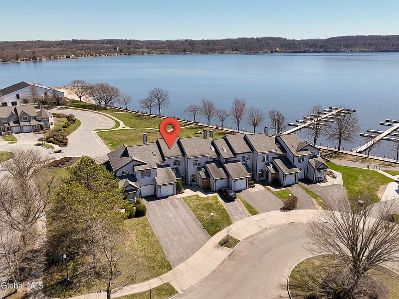 2nd image of 4 Beach Court
