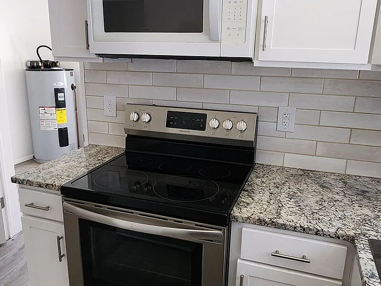1902 Baker Ave — Photo 3