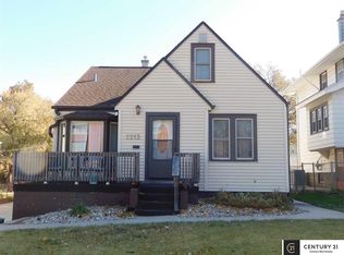 2213 S 32nd Ave, Omaha, NE 68105