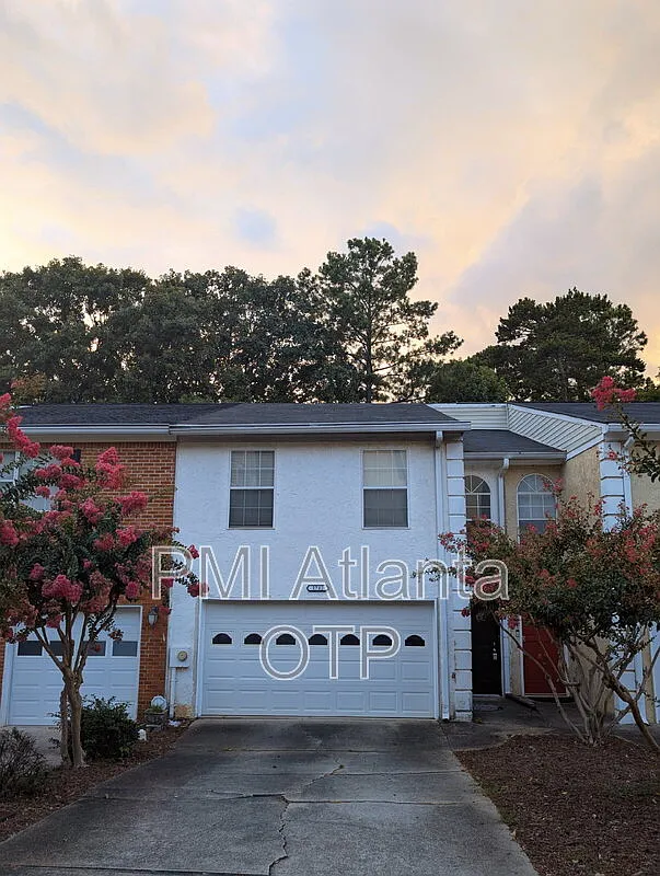 2 bed, 2.5 bath, 1492 sqft, $1,975 — Photo 2