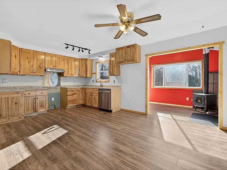 42 Butrick Rd #O — Photo 6