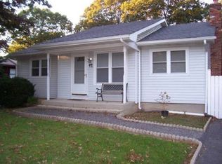 17 Forrestall Dr, Mastic, NY 11950