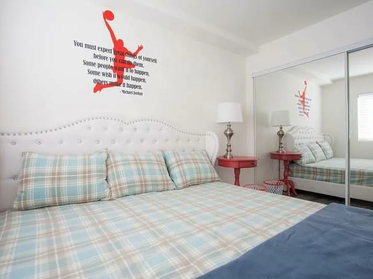 644 N Harvard Blvd #204 — Photo 12