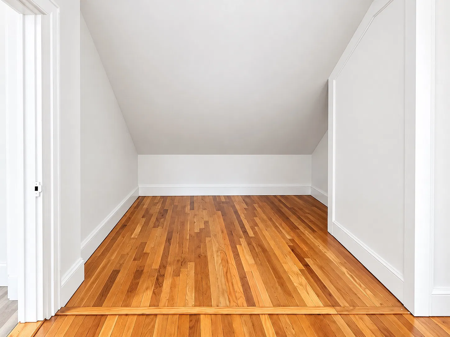 2 bed, 900 sqft, $2,200 — Photo 3