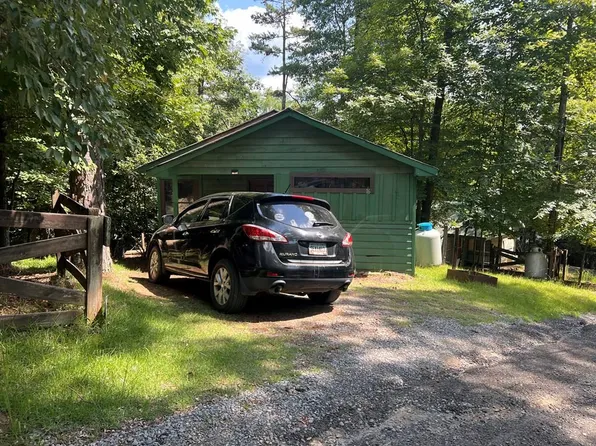 16 7th St, Ellijay, GA 30540