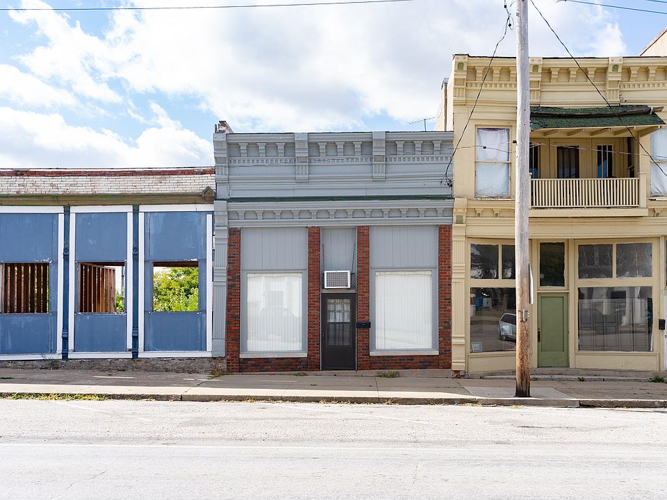1st image of 117 N Main St