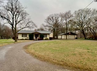 307 E Schowalter St, Moundridge, KS 67107
