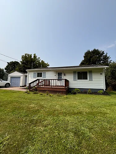 82 Waverly St Photo 1