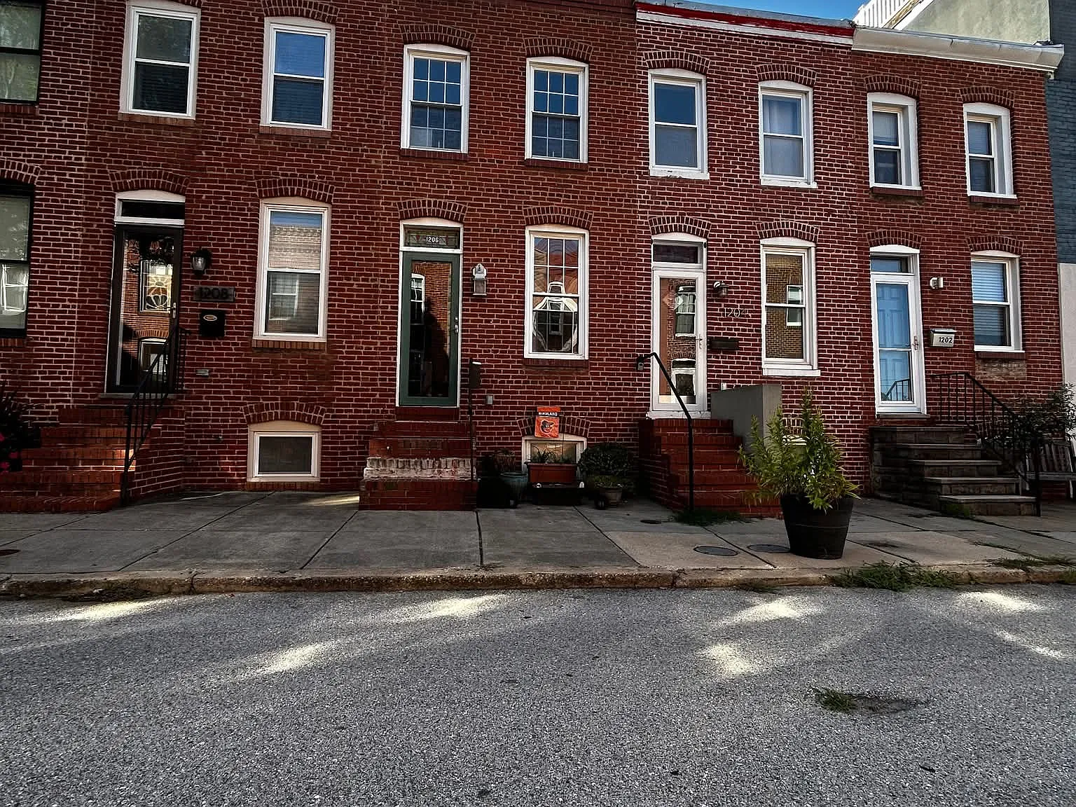 2 bed, 980 sqft, $1,900 — Photo 1