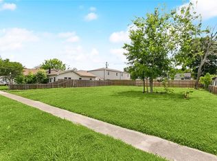 143 River Bend Dr, River Ridge, LA 70123