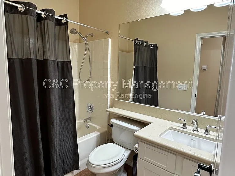 30934 Crystalaire Dr — Photo 11