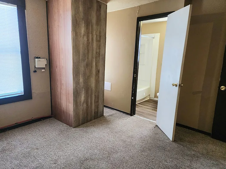 1234 N Abilene Ave — Photo 14