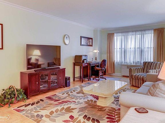 4th image of 301 E 48th St APT 8A