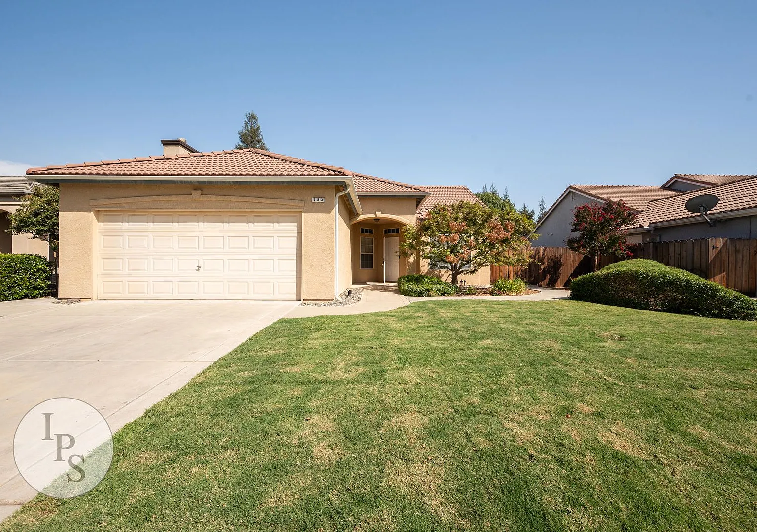 Clovis 3BR/2BA Home with New A/C, Covered Patio & Gardener Included — Photo 1